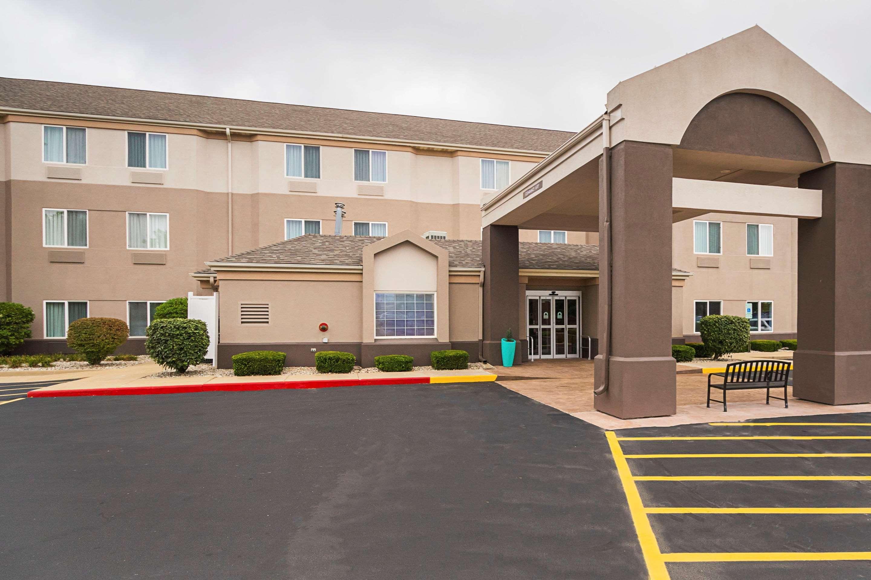 Sleep Inn & Suites Danville Bagian luar foto