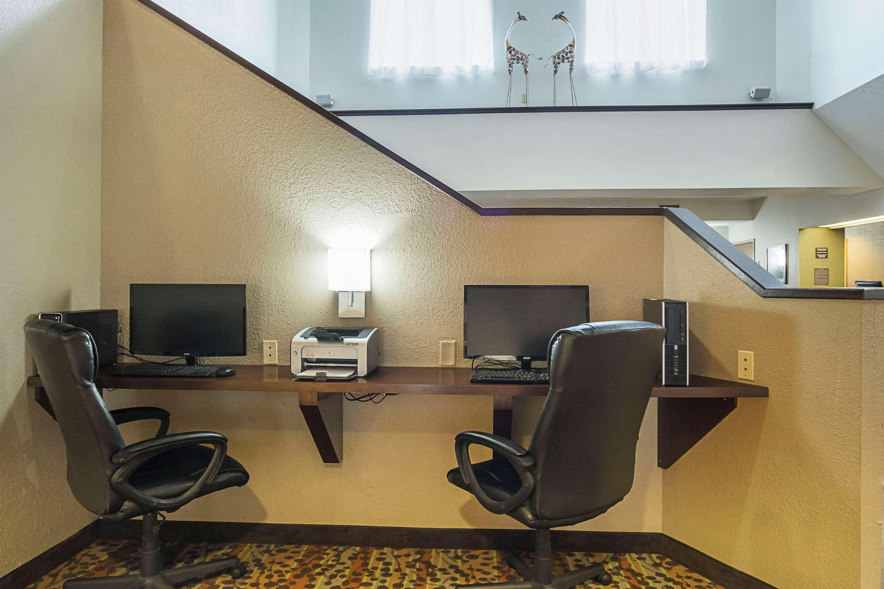 Sleep Inn & Suites Danville Bagian luar foto